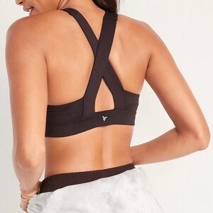 Old Navy High Support Cross-Back Sports Bra